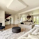 Spacious House 300m From The بيت للعطل