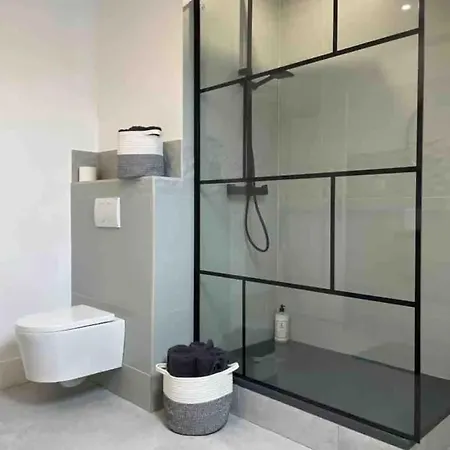 Spacious House 300m From The Дом отдыха *