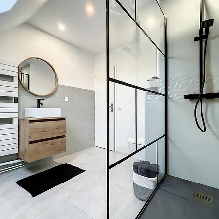 Дом отдыха Spacious House 300m From The Эрманвиль-сюр-Мер