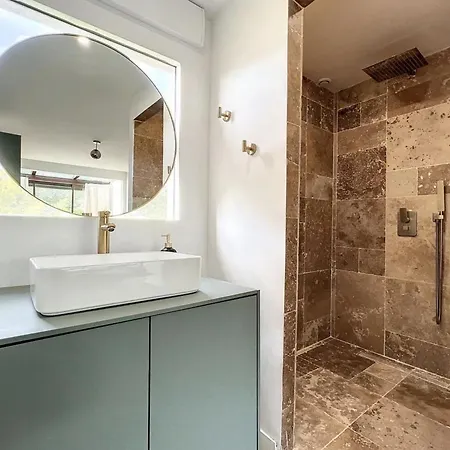 Hébergement de vacances Maison Spacieuse à 300m De La Hermanville-sur-Mer