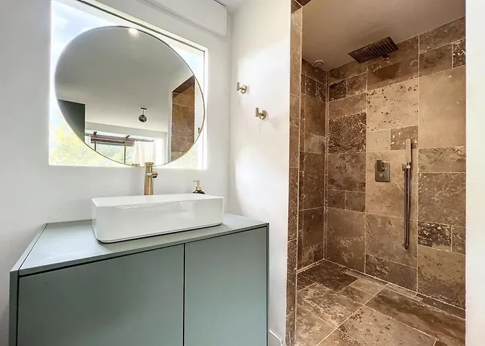 펜션 Spacious House 300m From The *