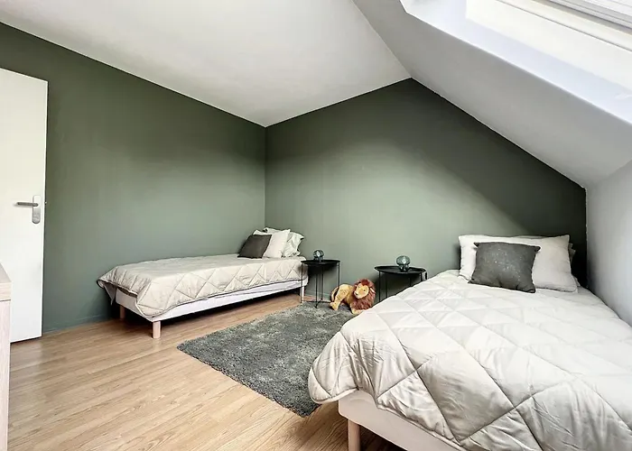 Spacious House 300m From The 펜션 헤르망빌쉬르메르